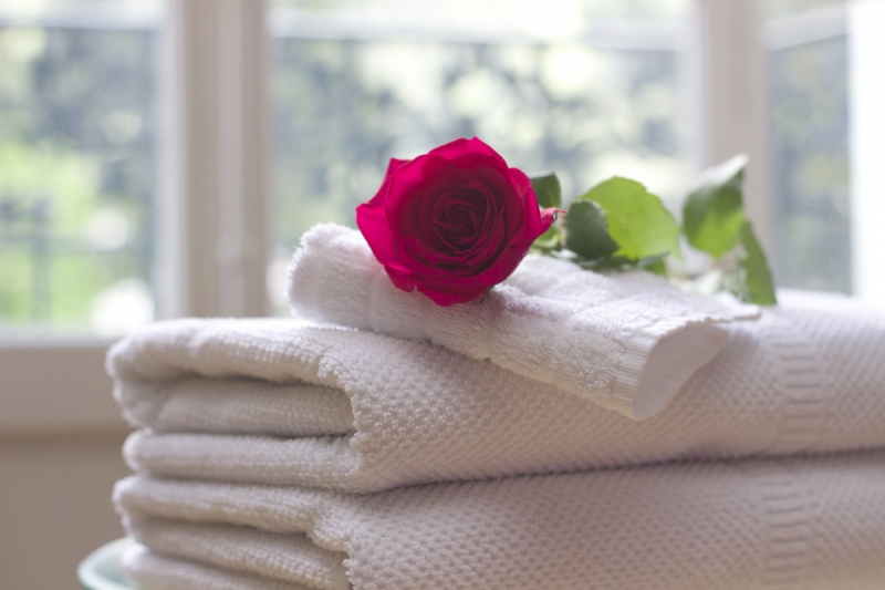 hotel-BOUYON-min_towel_rose_clean_care_salon_spa_white_bath-731641